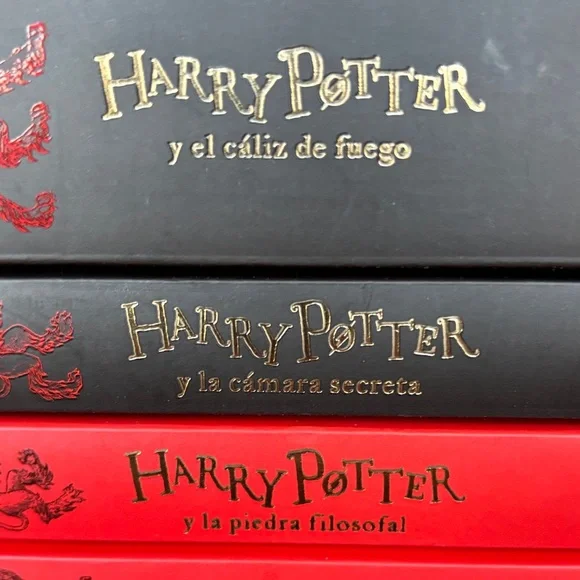 Red and Black Notebook Set. - Harry Potter set - in Spanish - Picture 2 of 8